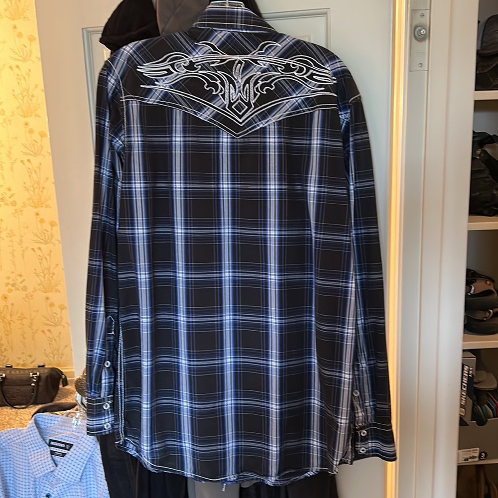 Shirt - Picture 3 of 3